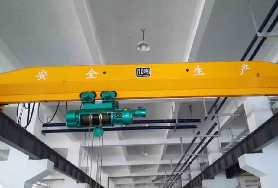 LB型(xing)防爆電動(dòng)單梁起重(zhong)機