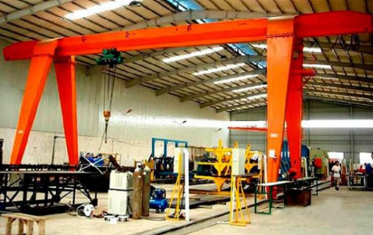 門式起(qi)重機安裝(zhuang)注意事項(xiang)