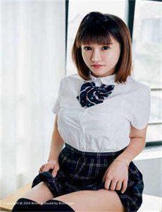 奇米影-男子地铁站赤裸上身压倒女子